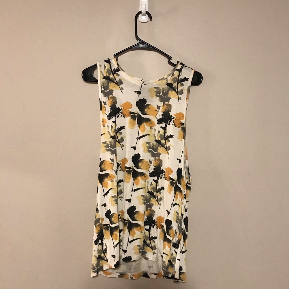 White/yellow flower top in size Large